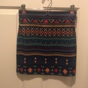 Bodycon skirt with geometric pattern